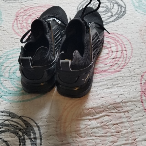 Puma - Picture 4 of 4